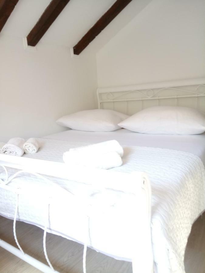 Holiday Home Jadric Osoje Luaran gambar
